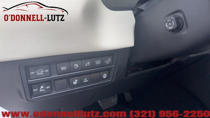 Used 2024 Toyota Sequoia Capstone RWD image 15