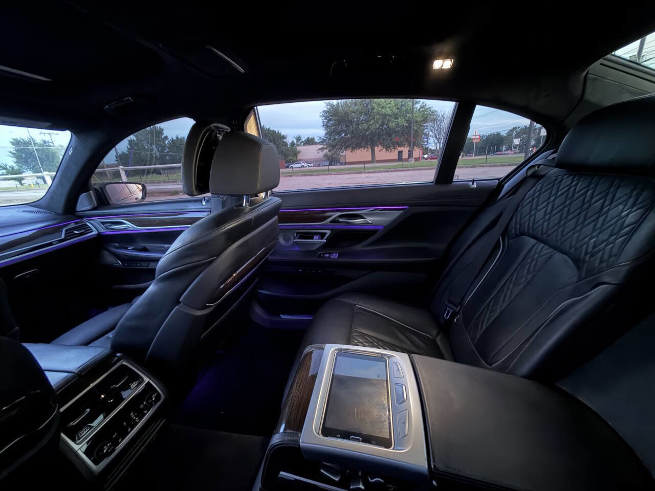 Used 2019 BMW M760i xDrive w/ Luxury Rear Seating Package AWD/4WD image 16
