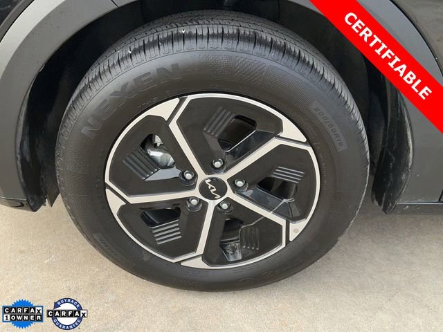 Certified 2025 Kia Niro EX image 9