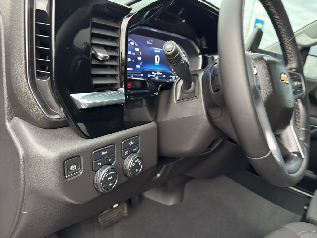 Used 2024 Chevrolet Silverado 1500 LT image 15