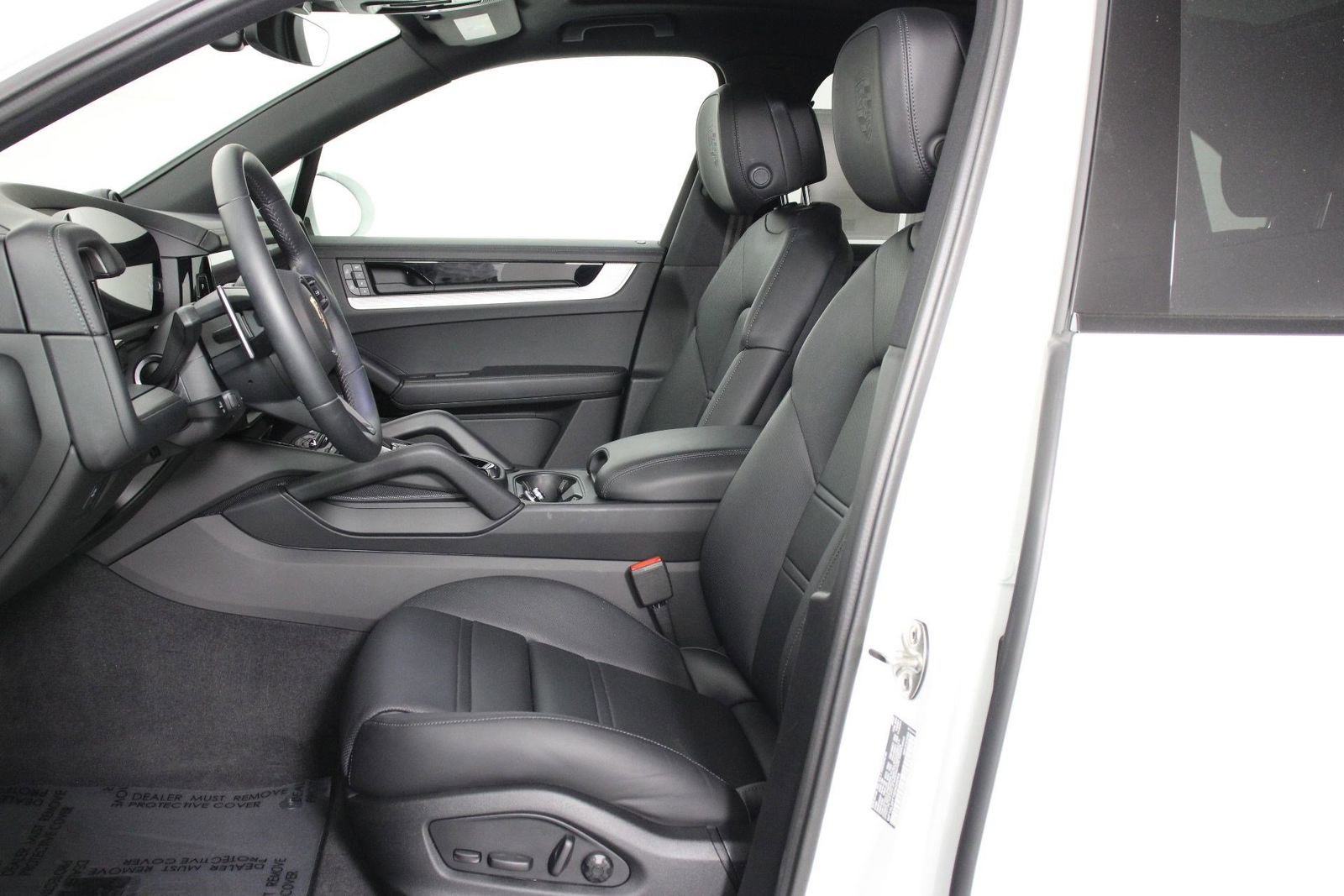 Certified 2025 Porsche Cayenne S image 5