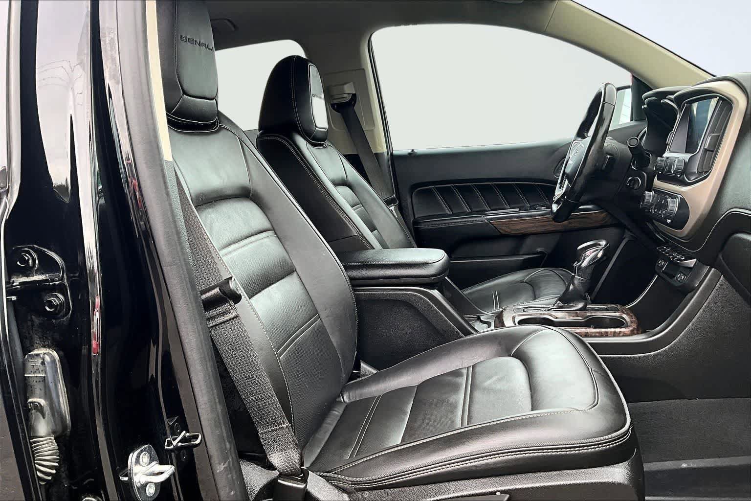 Used 2022 GMC Canyon Denali w/ Denali Black Edition Package image 14