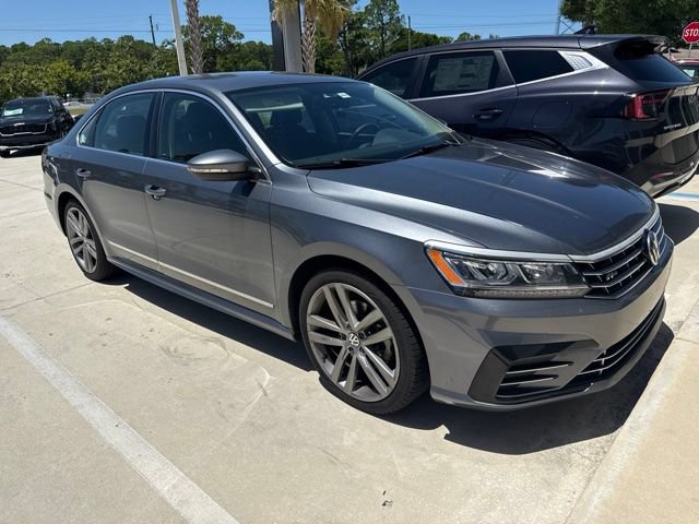 Used 2016 Volkswagen Passat 1.8T R-Line w/ R-Line Lighting Package FWD image 1