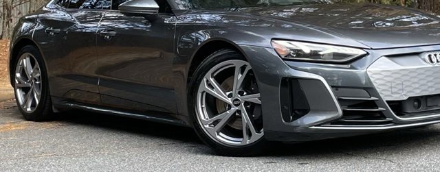 Used 2022 Audi e-tron GT Premium Plus image 11