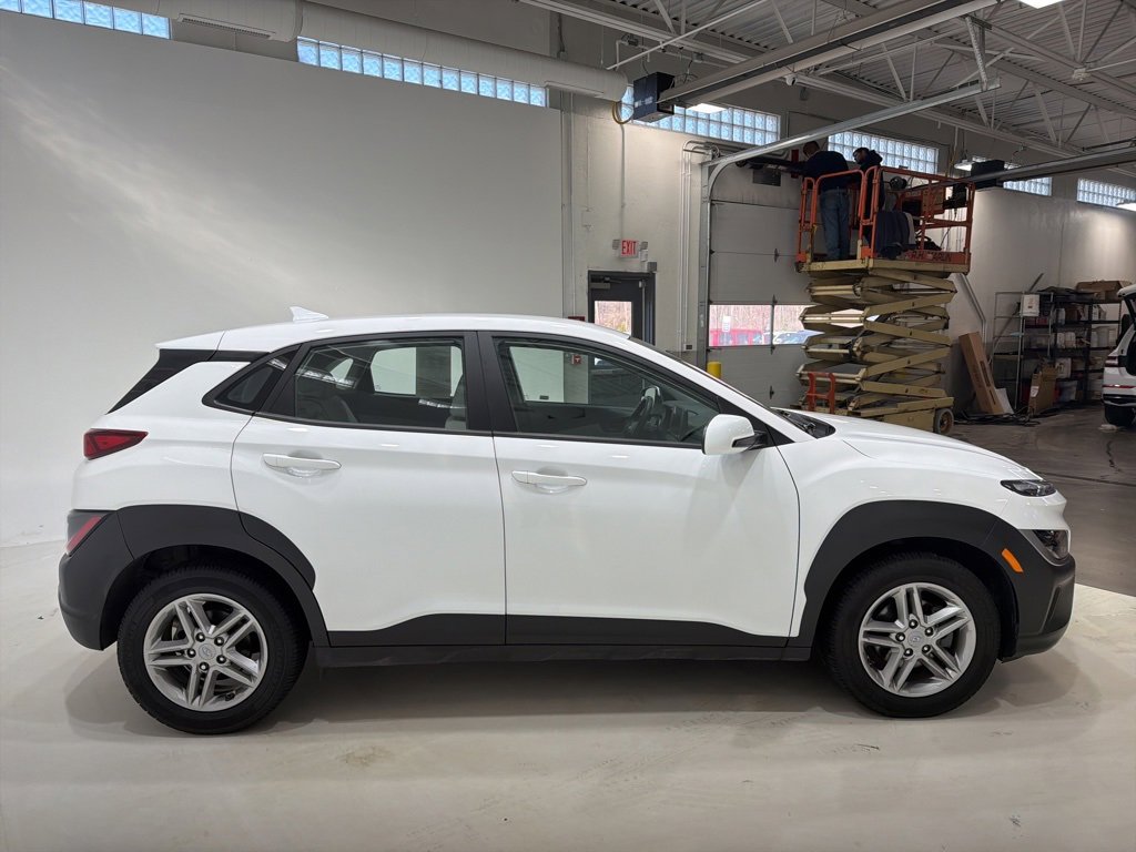 Used 2022 Hyundai Kona SE image 5