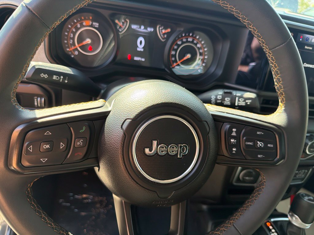 Used 2025 Jeep Wrangler Unlimited Sport AWD/4WD image 14