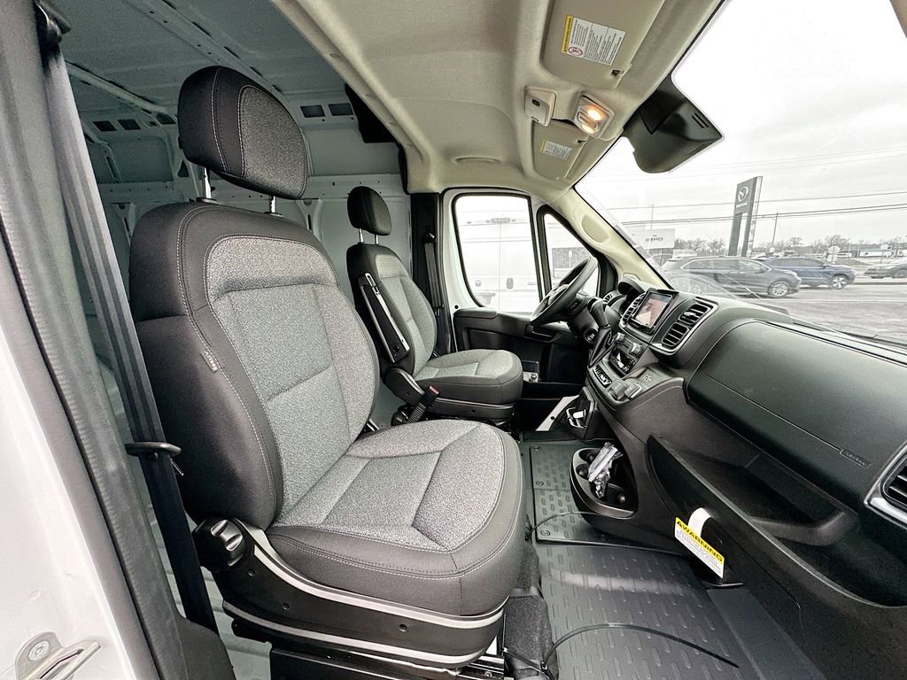 New 2026 RAM ProMaster 3500 w/ Quick Order Package 22G SLT image 32