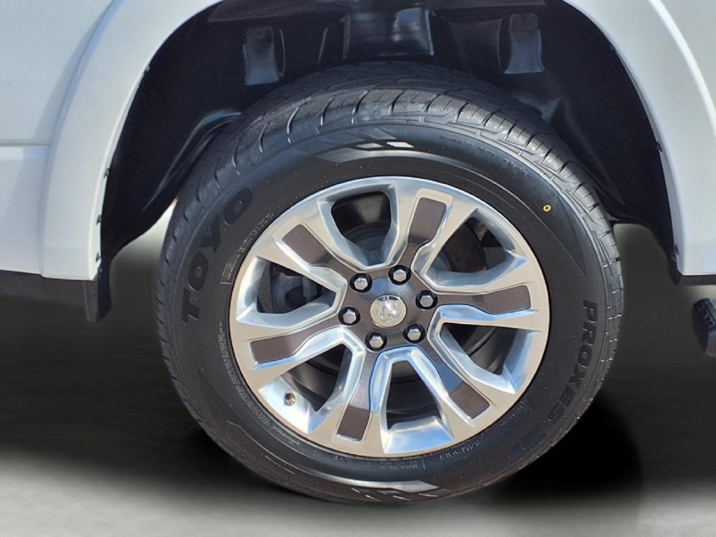 Used 2022 RAM 1500 Limited w/ Body Color Bumper Group AWD/4WD image 10