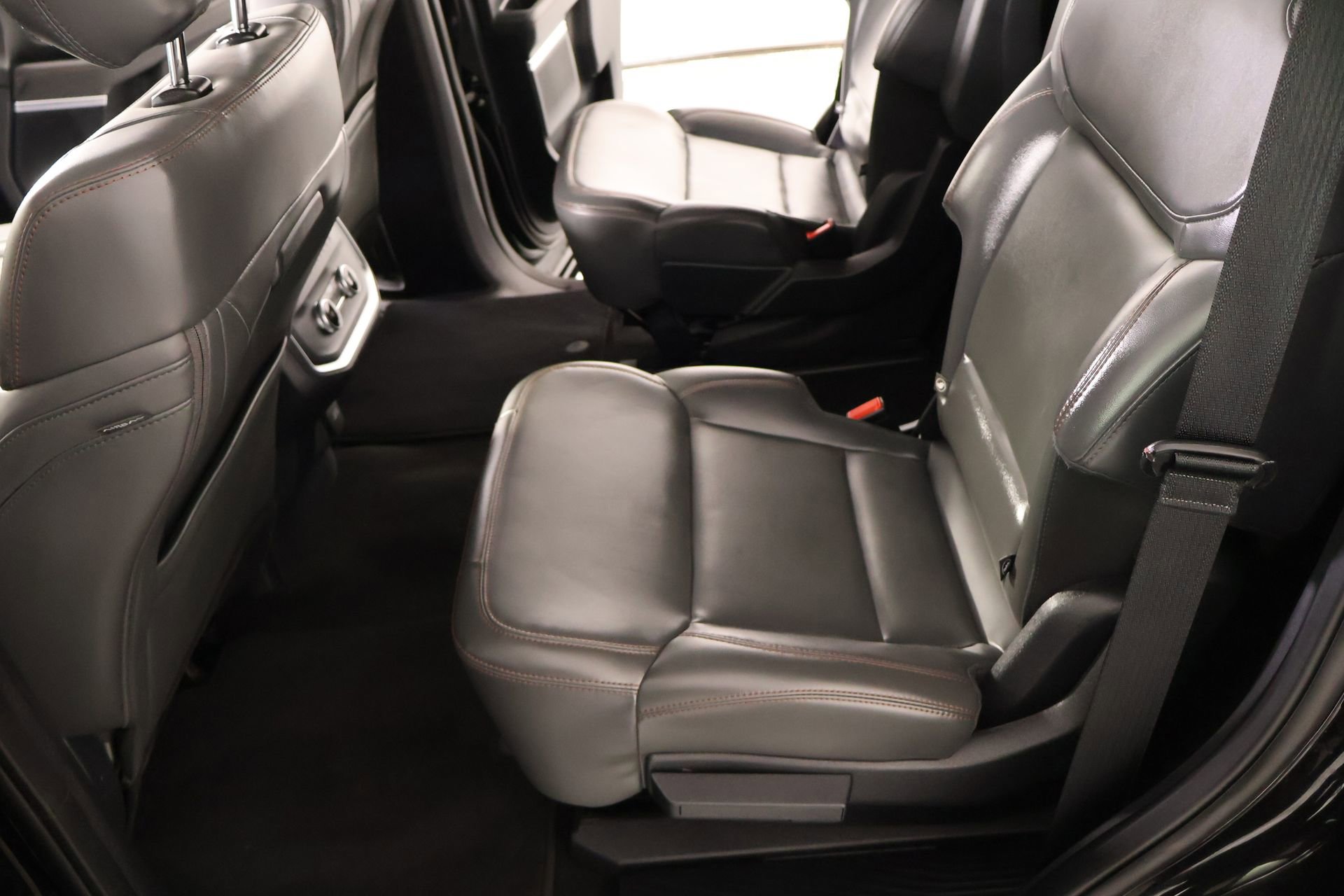 Used 2025 Ford Expedition Active image 12
