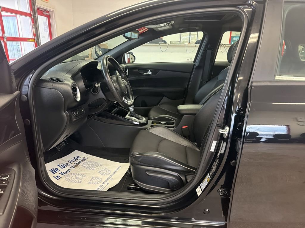 Used 2024 Kia Forte GT-Line w/ GT-Line Premium Package image 6