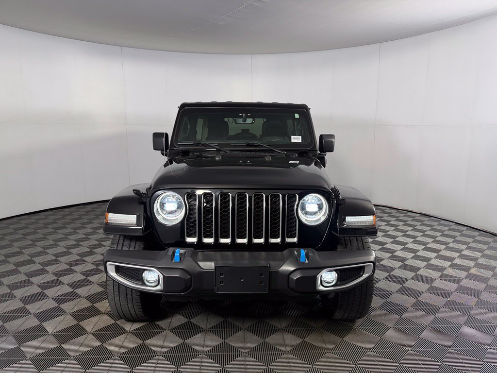 Used 2023 Jeep Wrangler Unlimited Sahara AWD/4WD image 3