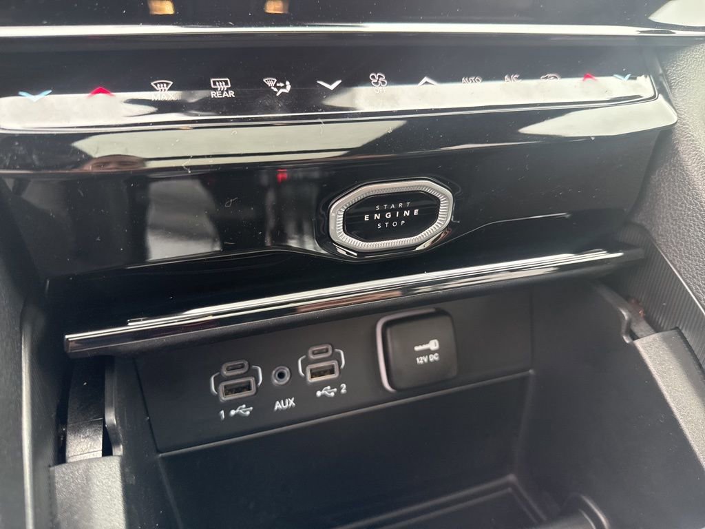 New 2026 Jeep Grand Cherokee Limited AWD/4WD image 16