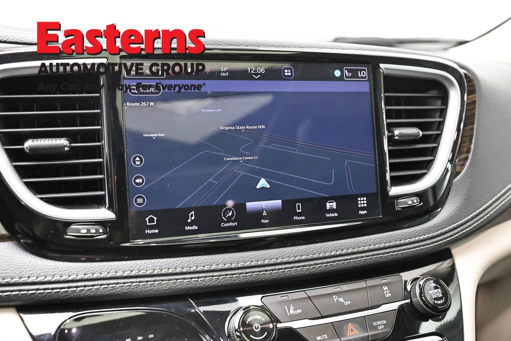 Used 2023 Chrysler Pacifica Limited FWD image 19