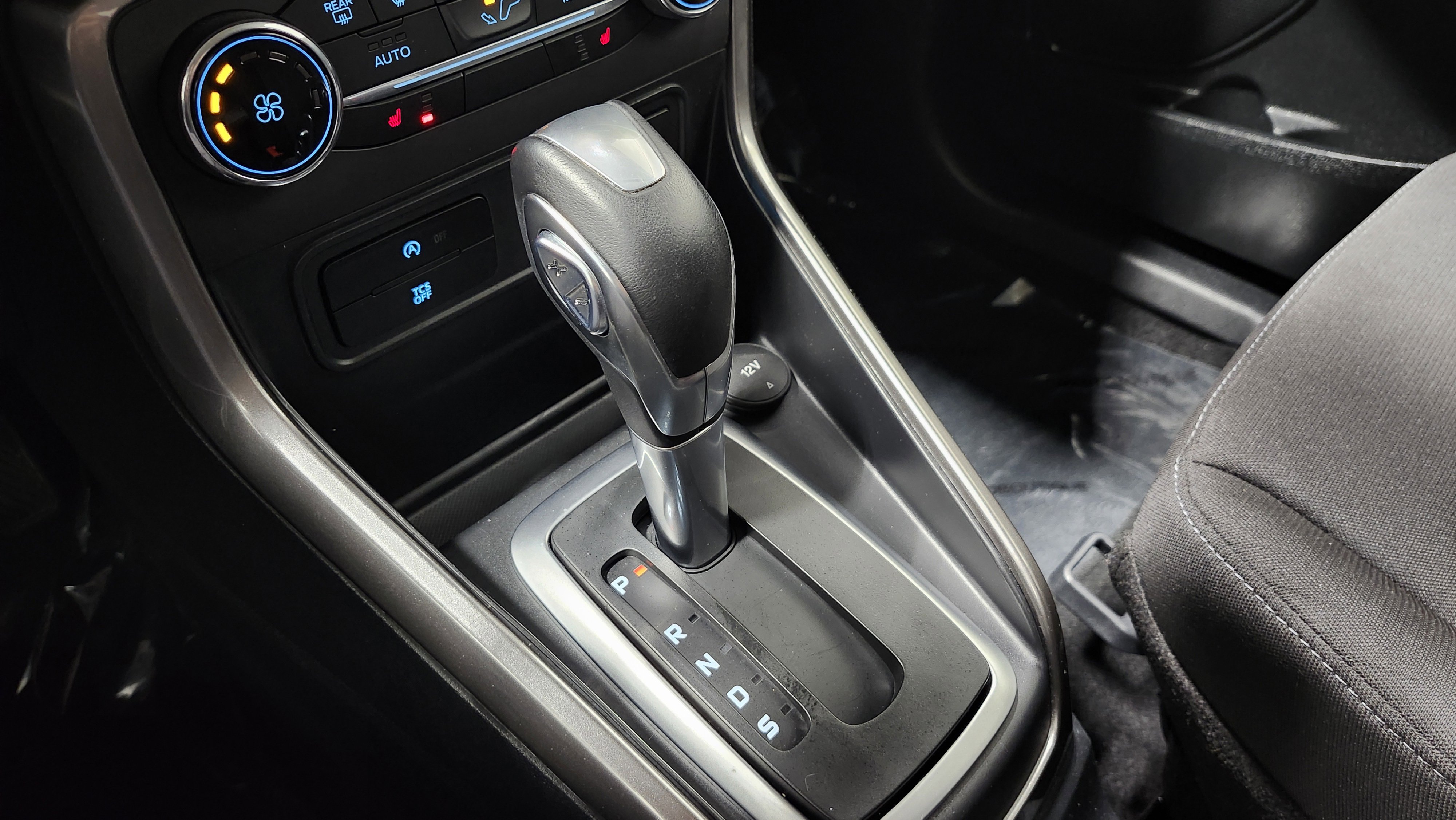 Used 2020 Ford EcoSport SE w/ SE Convenience Package image 32