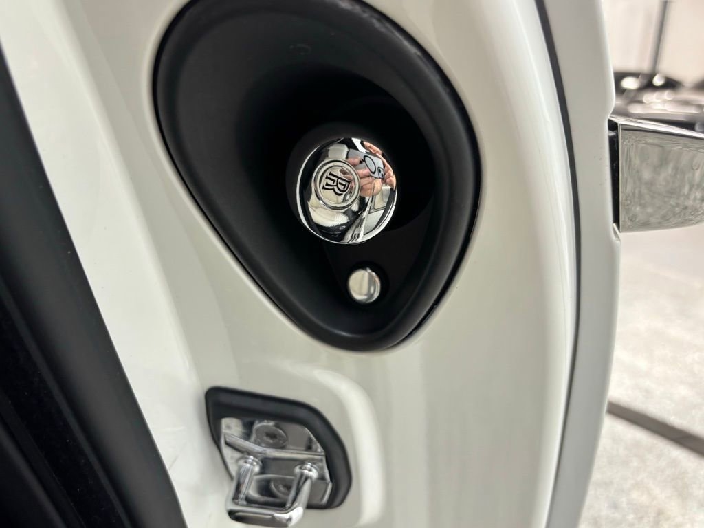Used 2016 Rolls-Royce Wraith RWD image 52