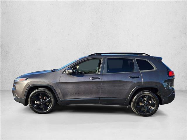 Used 2018 Jeep Cherokee Latitude w/ Altitude Package FWD image 9