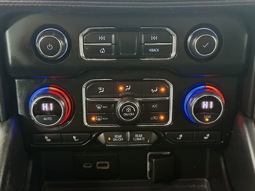 Used 2021 Chevrolet Suburban RST w/ Luxury Package image 18