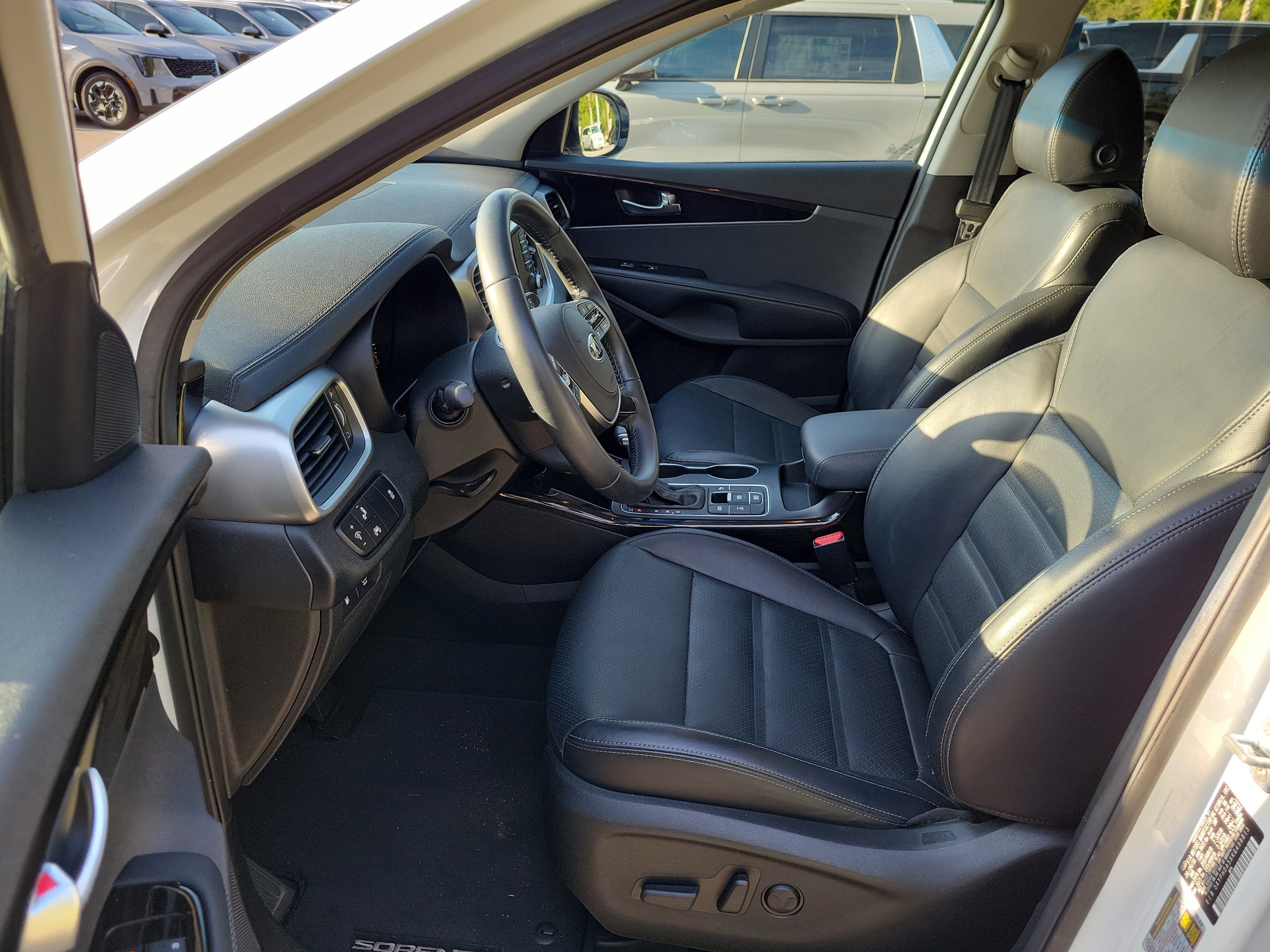 Used 2019 Kia Sorento EX AWD/4WD image 23
