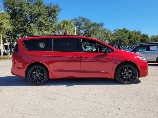 New 2026 Chrysler Pacifica Select w/ S Appearance Package FWD image 5