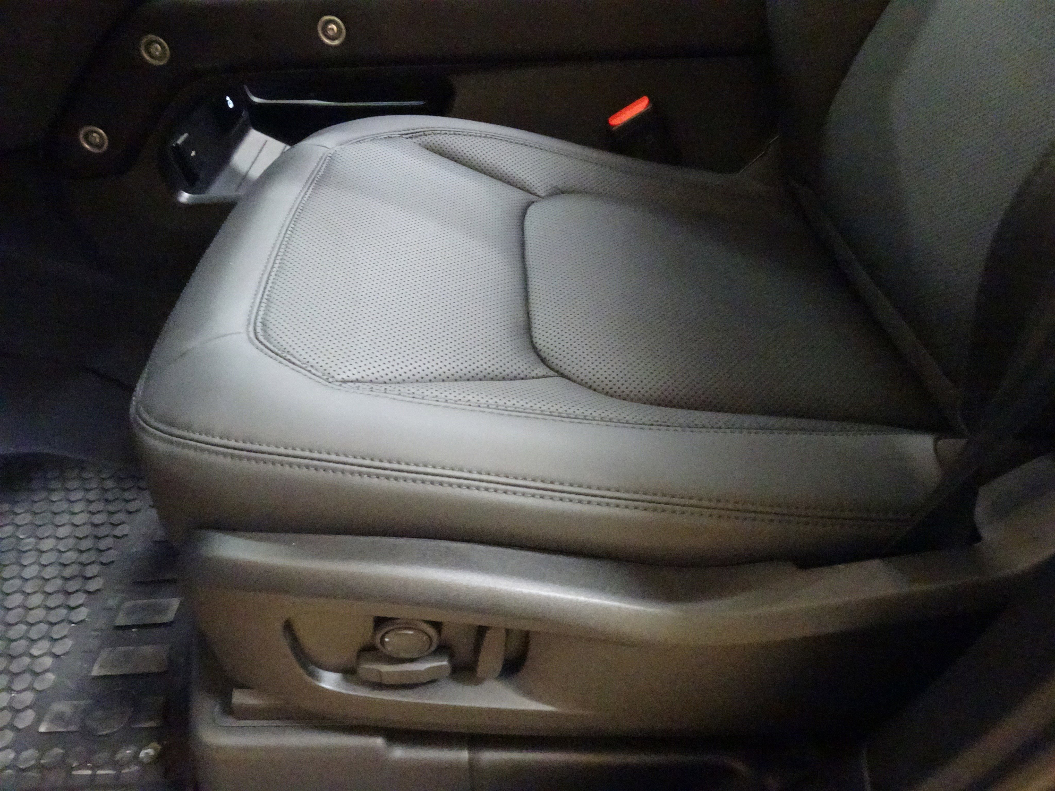 New 2026 Land Rover Defender 110 S image 16