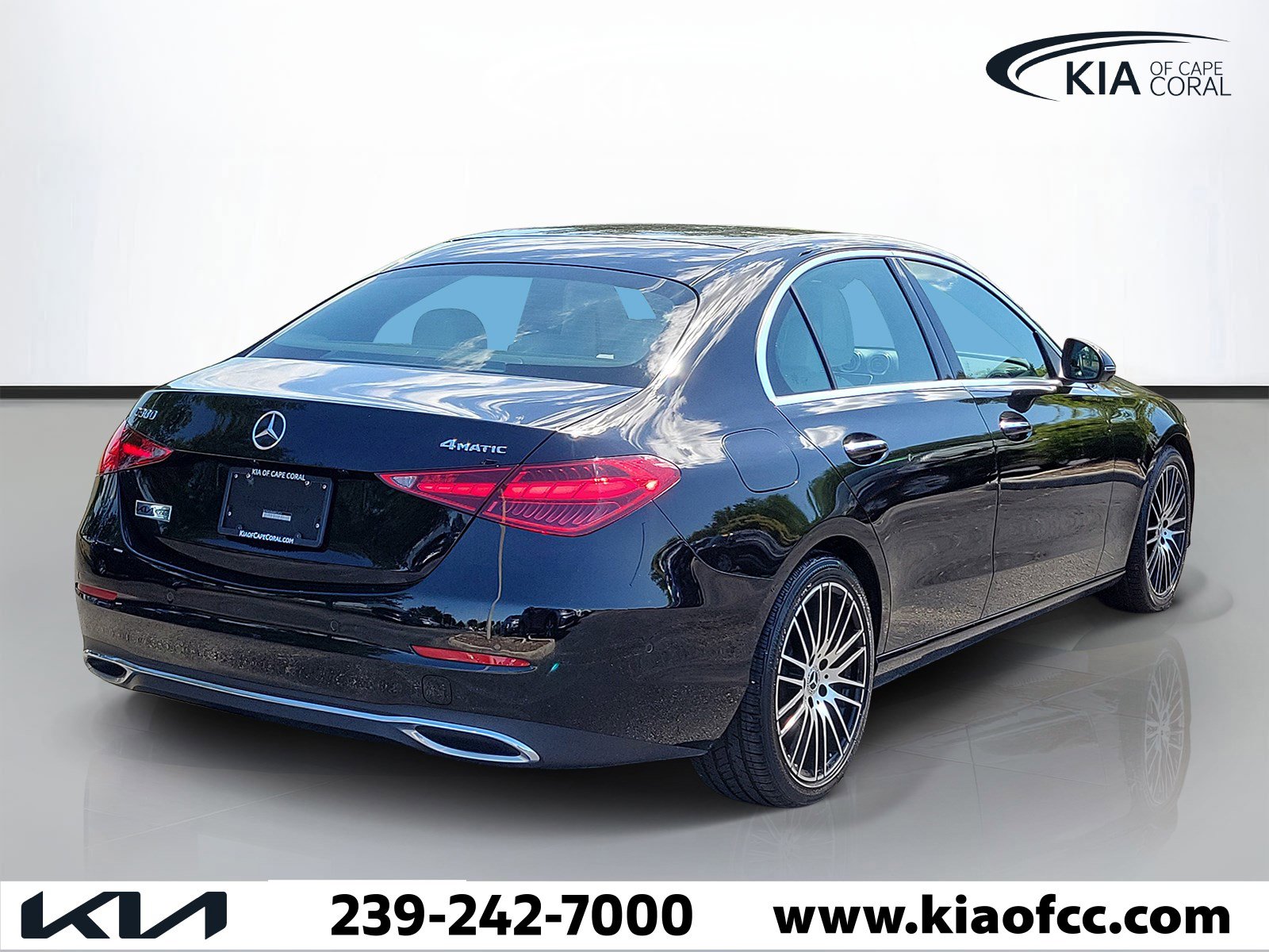 Used 2022 Mercedes-Benz C 300 4MATIC Sedan image 4
