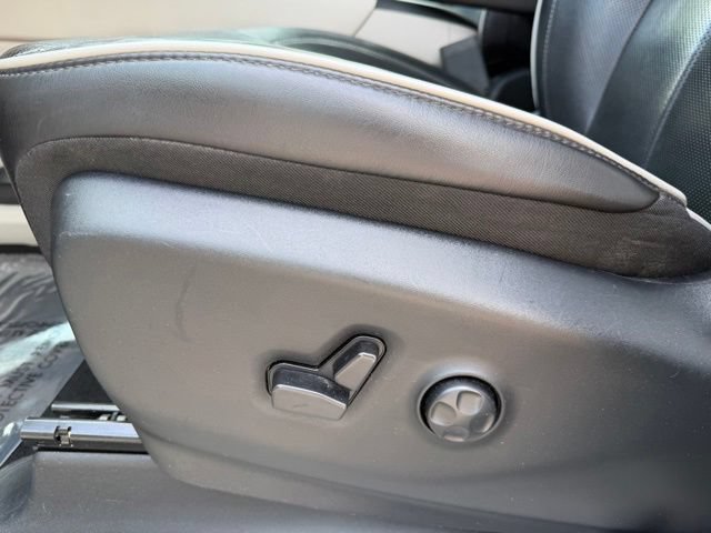 Used 2024 Chrysler Pacifica Limited FWD image 17
