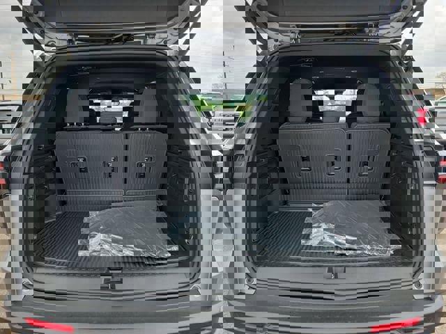 New 2026 Chevrolet Traverse LT image 14