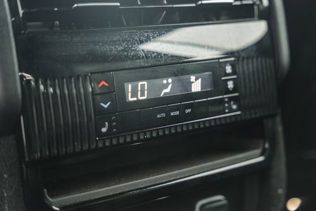 Used 2024 Jeep Wagoneer L Series II image 45