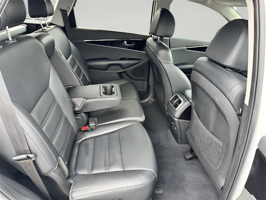 Used 2019 Kia Sorento EX image 31