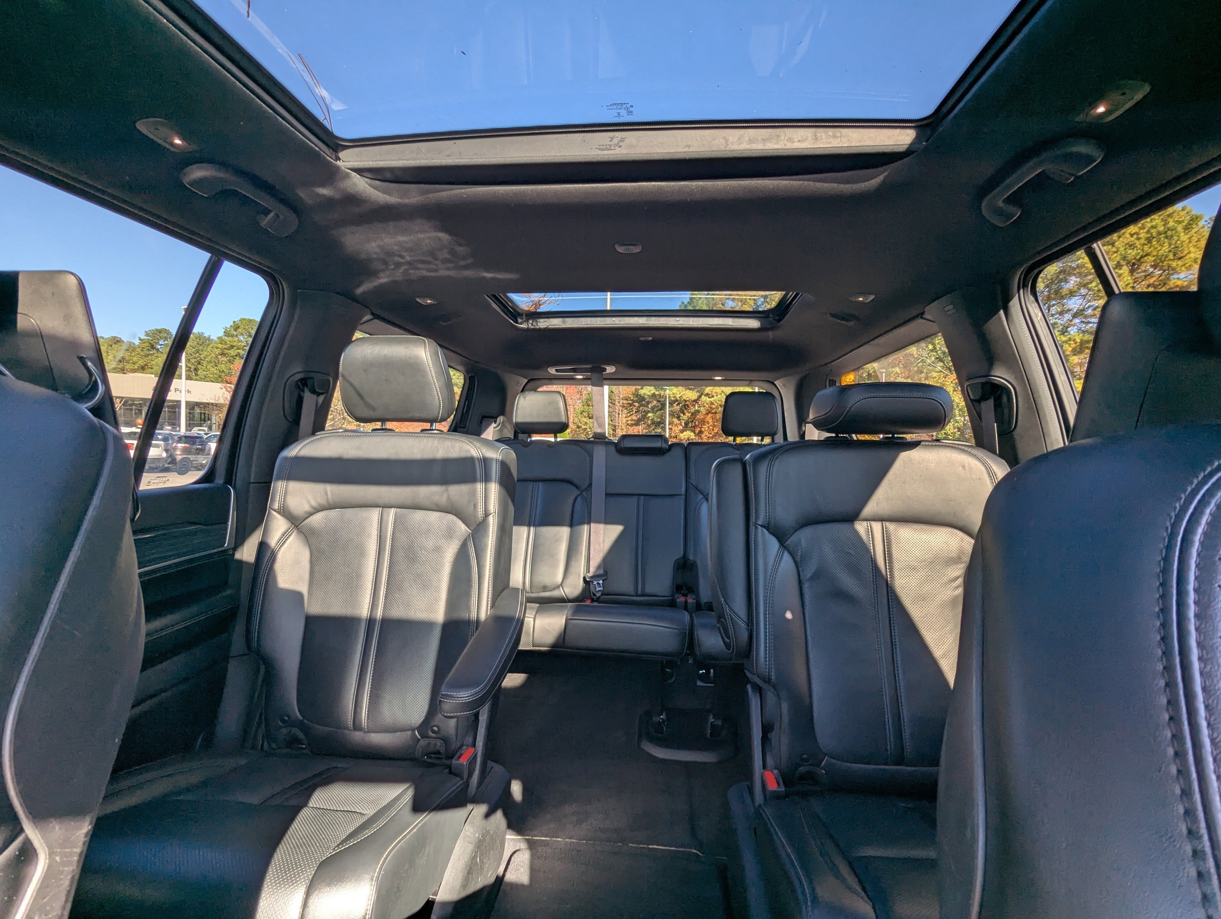 Used 2022 Jeep Wagoneer Series III w/ Premium Group I image 10