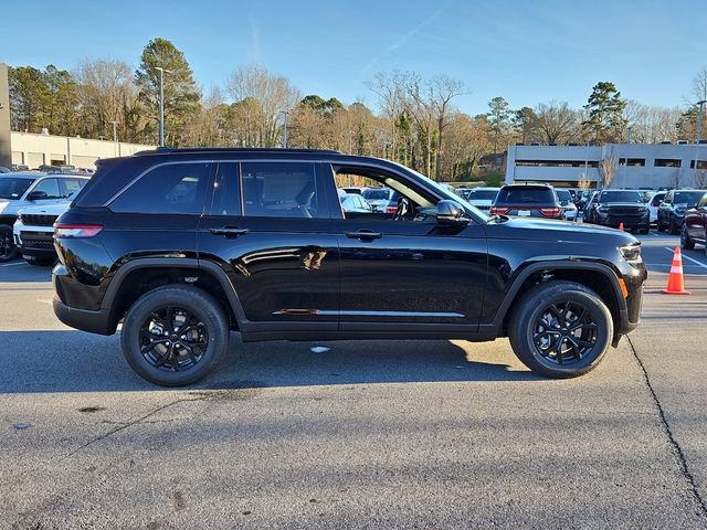 New 2026 Jeep Grand Cherokee Altitude RWD image 10