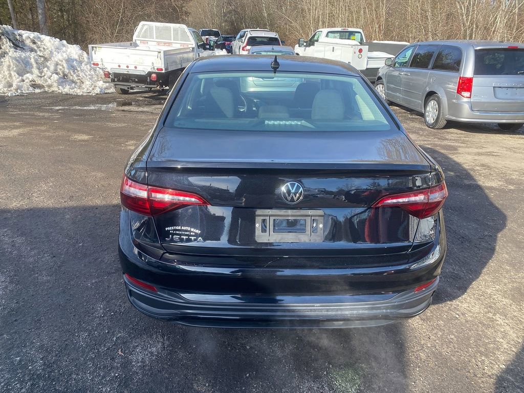 Used 2024 Volkswagen Jetta S image 6