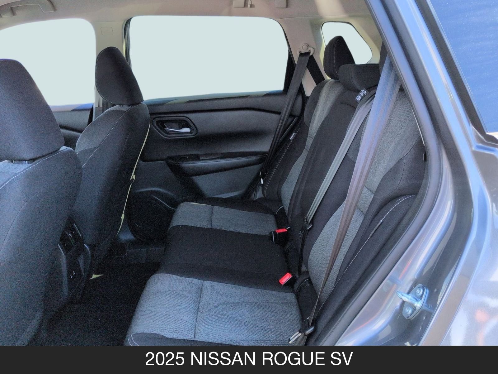 Certified 2025 Nissan Rogue SV image 15