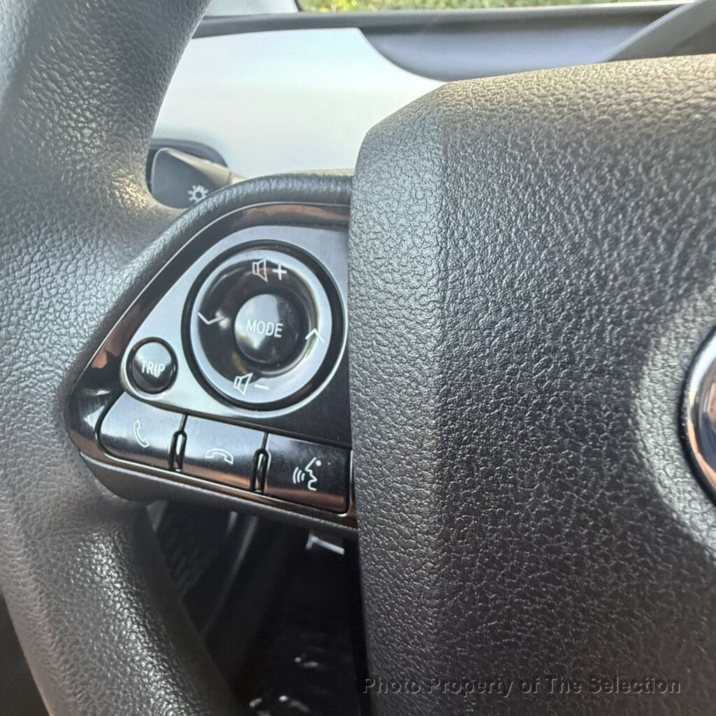 Used 2019 Toyota Prius LE FWD image 29