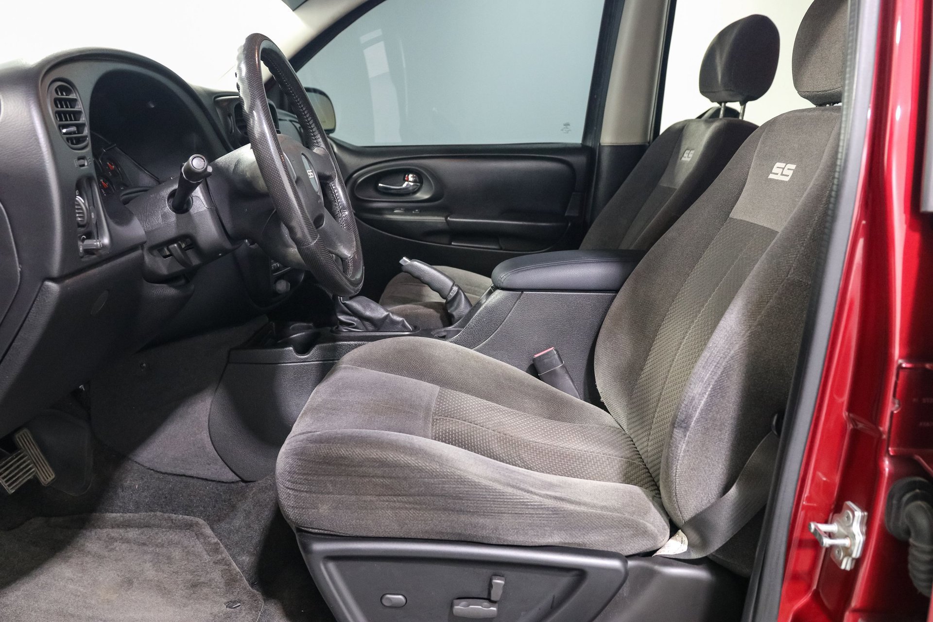 Used 2008 Chevrolet TrailBlazer SS w/ Sun And Sound Package RWD image 15
