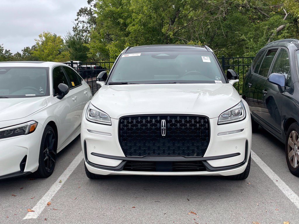 Used 2023 Lincoln Corsair Reserve w/ Equipment Group 201A AWD/4WD image 2