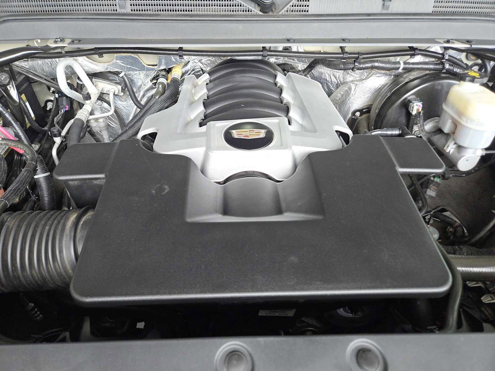 Used 2015 Cadillac Escalade ESV Luxury image 31