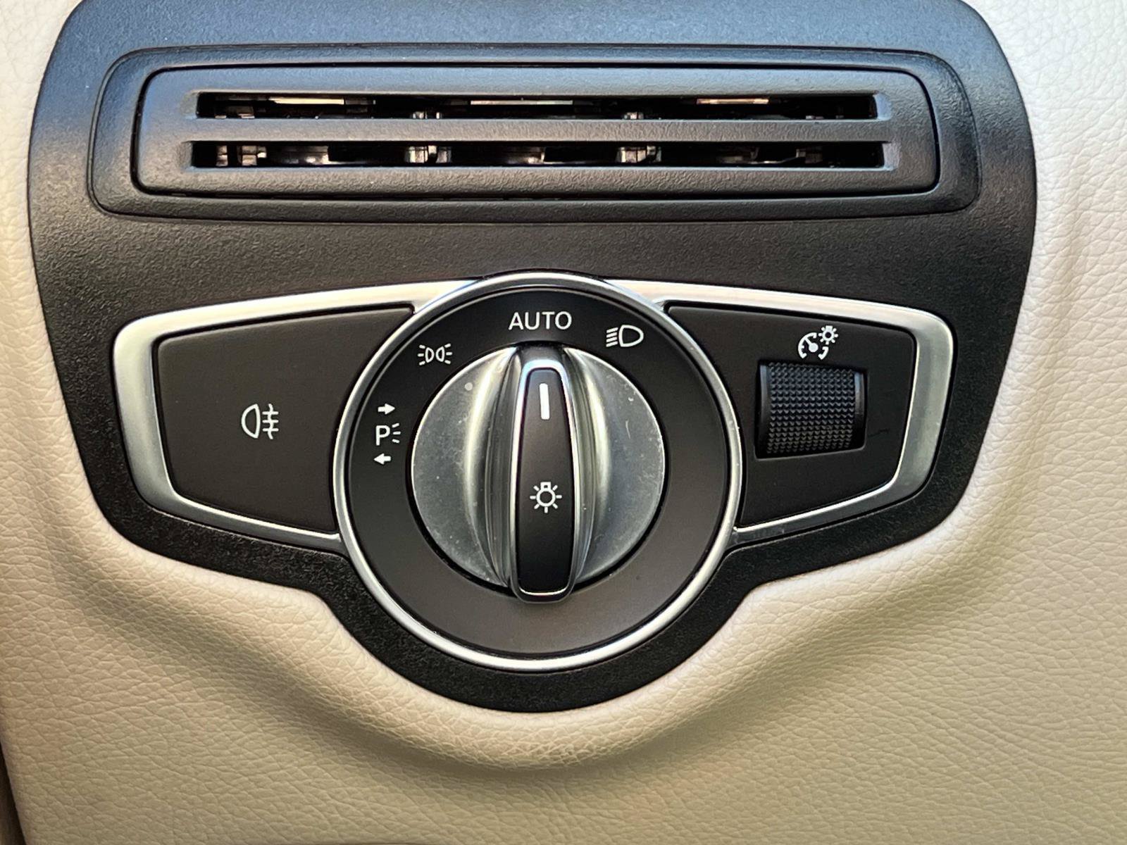 Certified 2022 Mercedes-Benz GLC 300 image 38