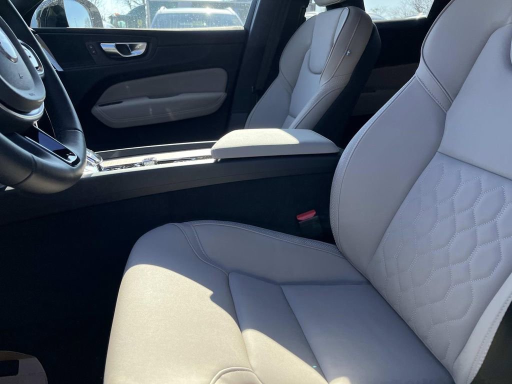 New 2026 Volvo XC60 B5 Core w/ Climate Package image 32