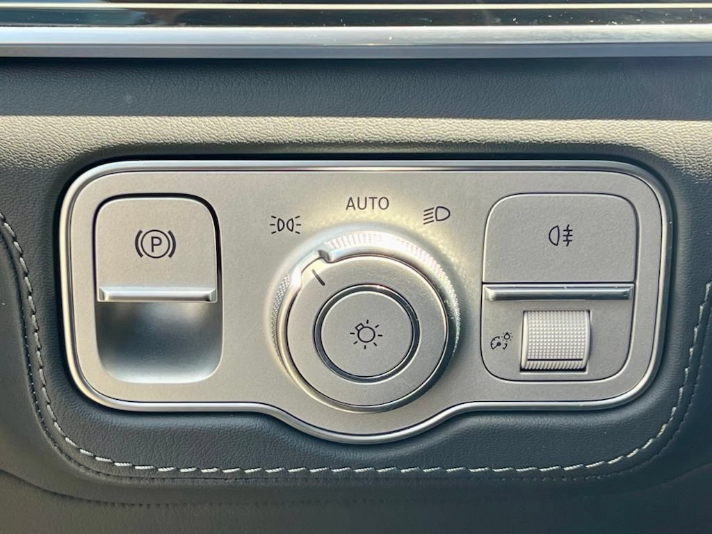 Certified 2025 Mercedes-Benz GLS 580 4MATIC image 33