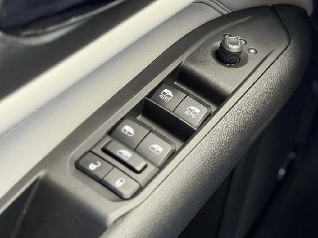 Used 2024 Jeep Compass Limited w/ Sun and Sound Group AWD/4WD image 23