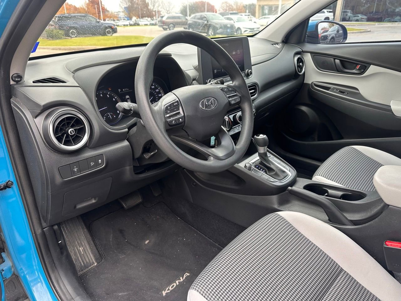 Used 2022 Hyundai Kona SE w/ Cargo Package image 19