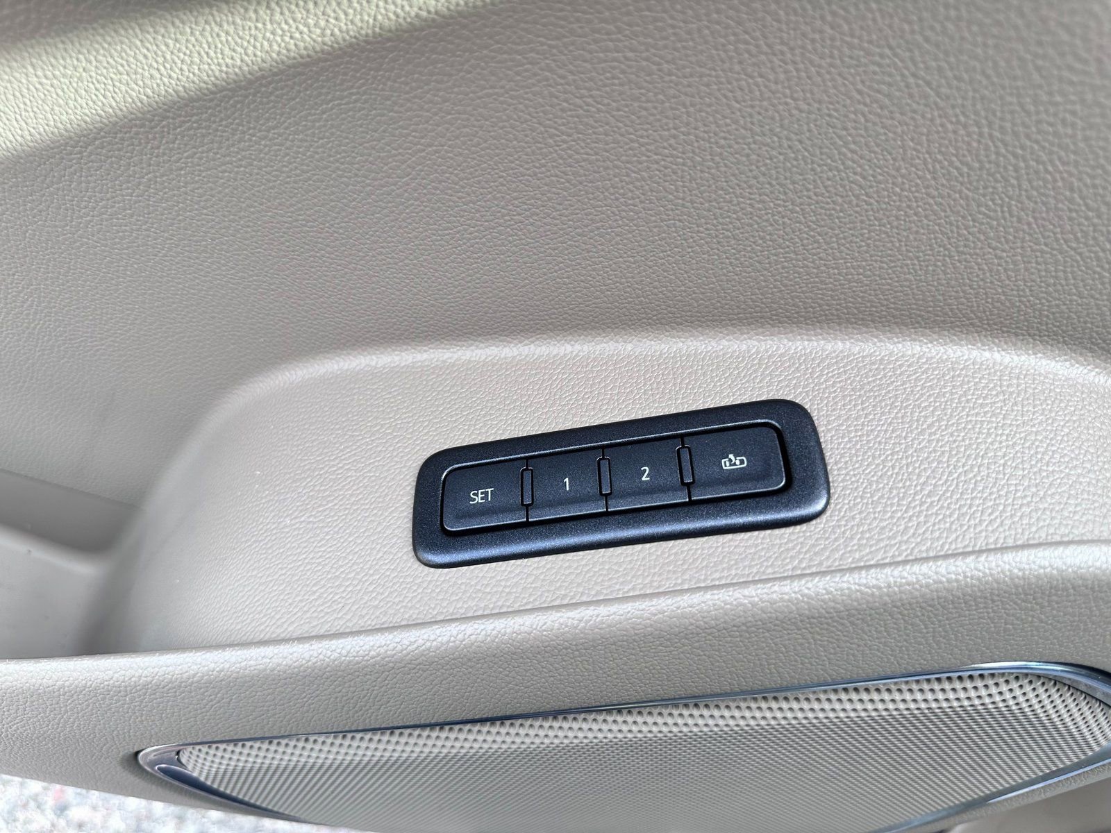 Used 2019 Chevrolet Tahoe Premier RWD image 17