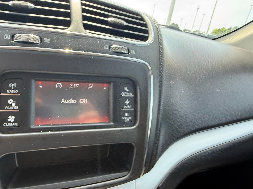 Used 2018 Dodge Journey SE image 19