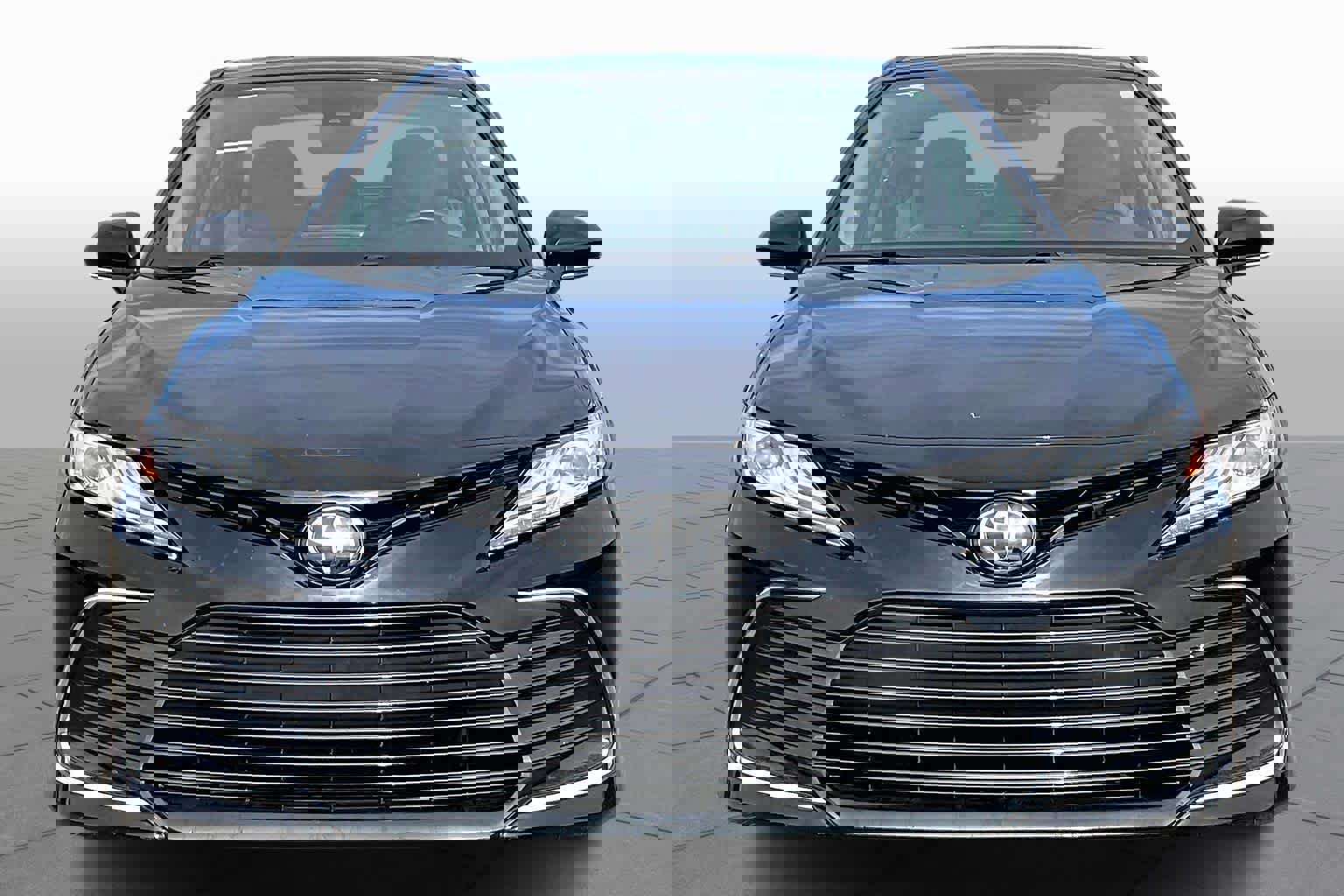 Used 2024 Toyota Camry XLE w/ Navigation Package image 4