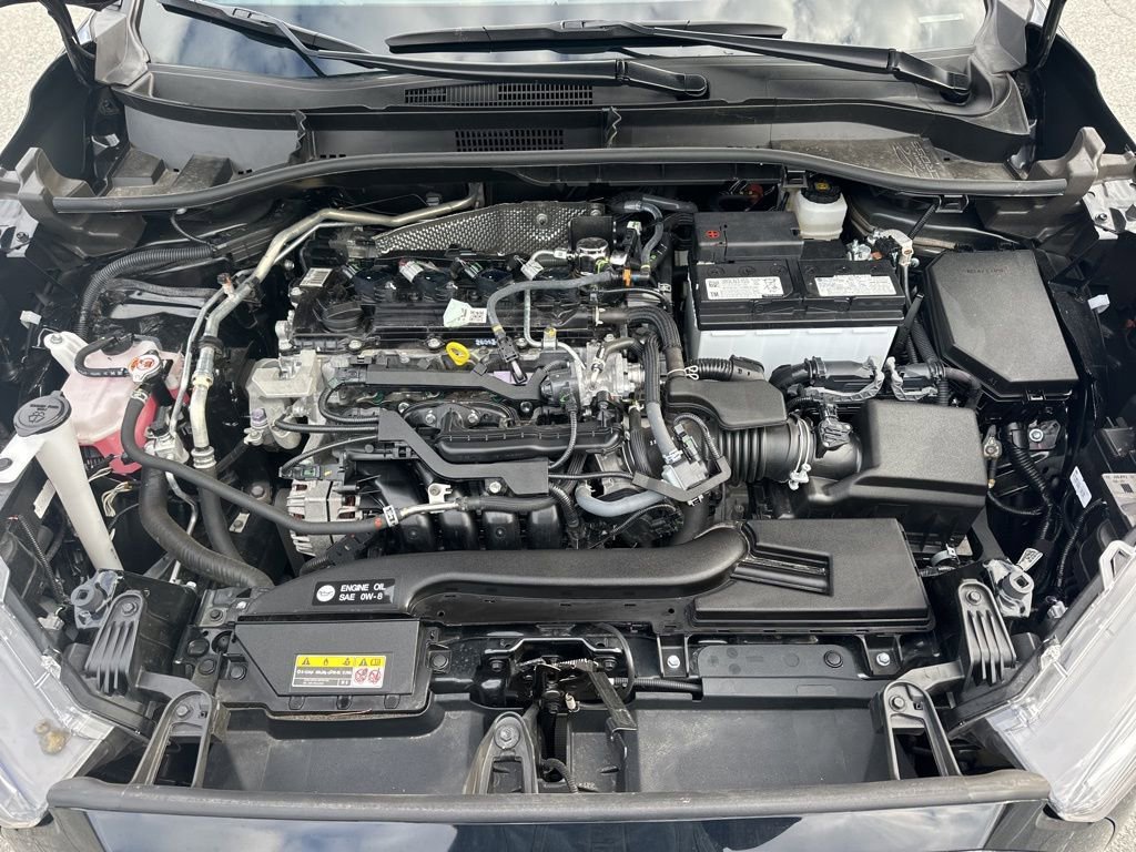 Used 2025 Toyota Corolla Cross LE image 30