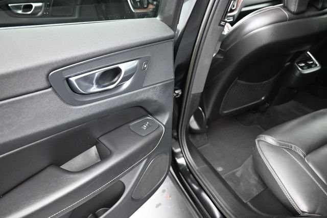 Used 2023 Volvo XC60 B5 Ultimate AWD/4WD image 17
