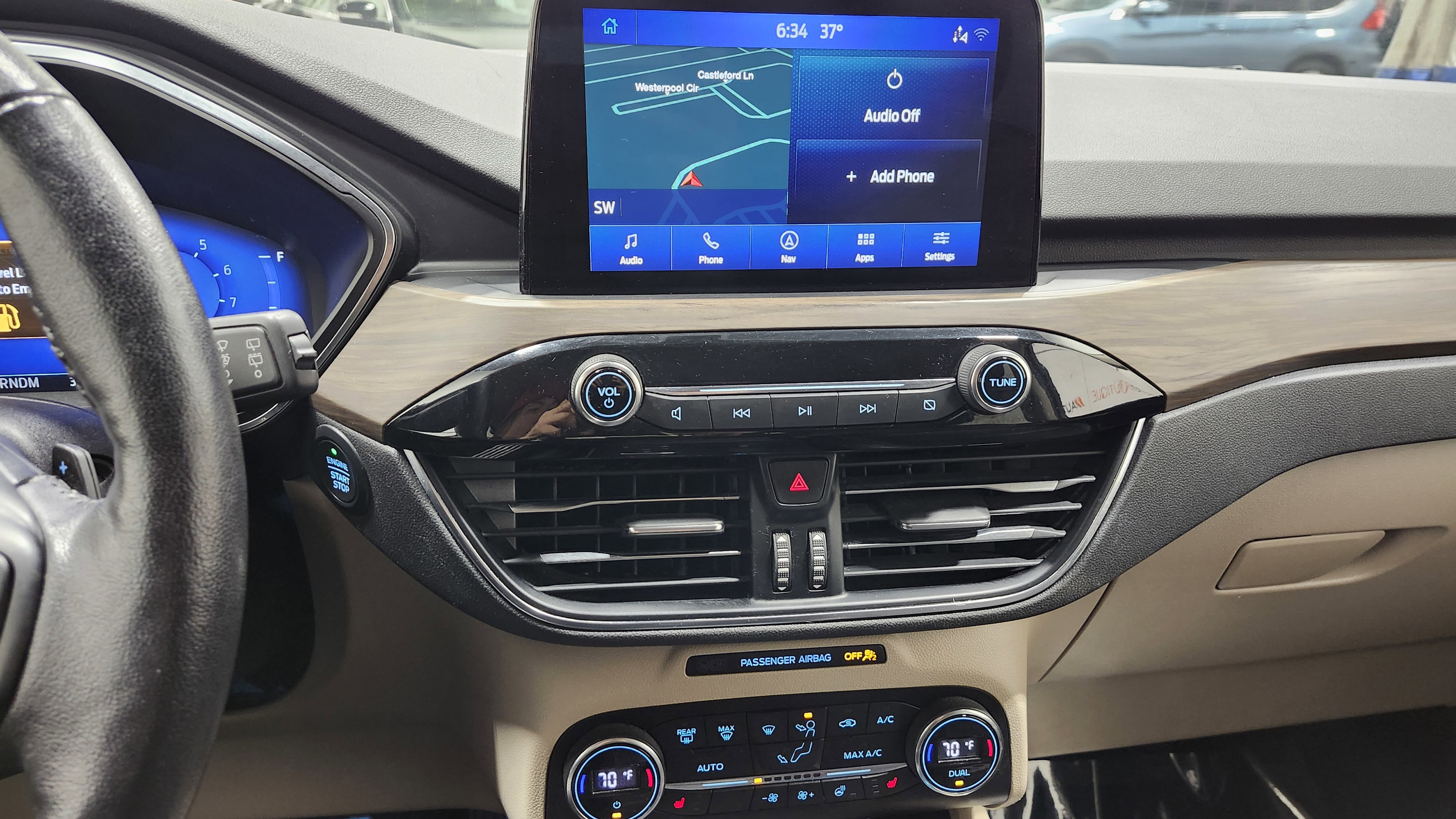 Used 2020 Ford Escape Titanium image 32