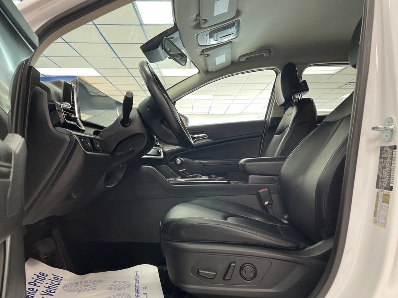 Used 2024 Kia Sportage EX FWD image 15