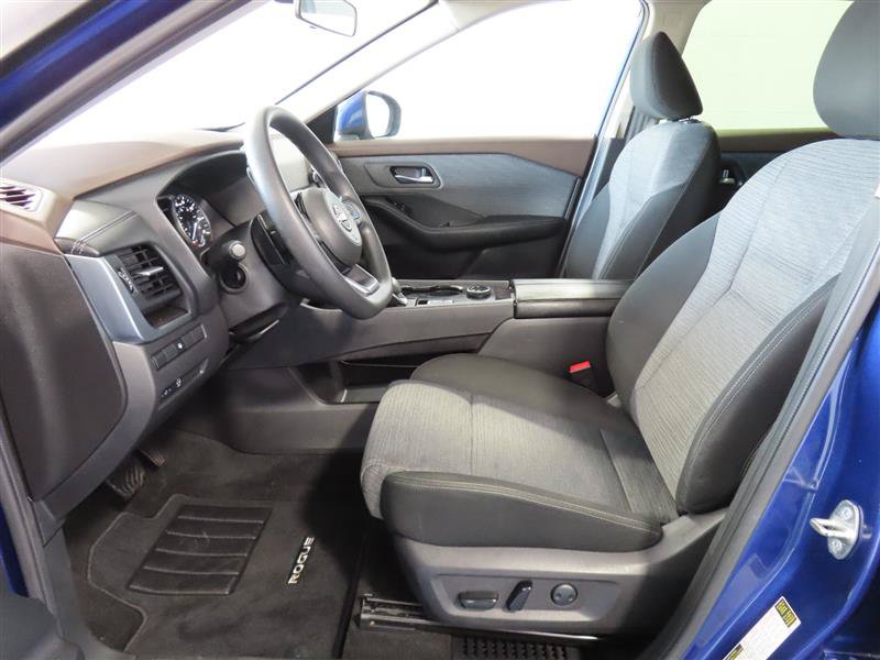 Used 2023 Nissan Rogue SV AWD/4WD image 16